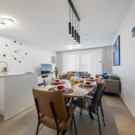 דירה Stylish New Build בלנקנברג