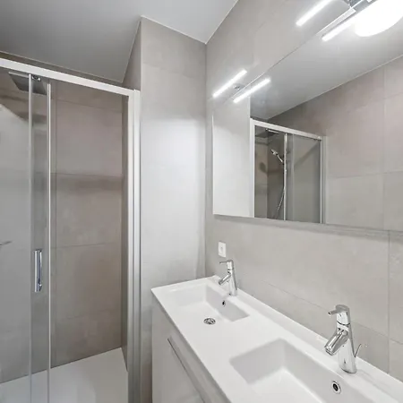 Stylish New Build Daire Blankenberge